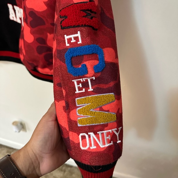 Off brand APE, not sure it’s really original, but is in good condition - Picture 3 of 4